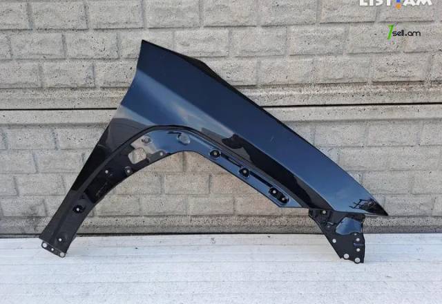 Lexus UX դիմացի աջ կռիլո