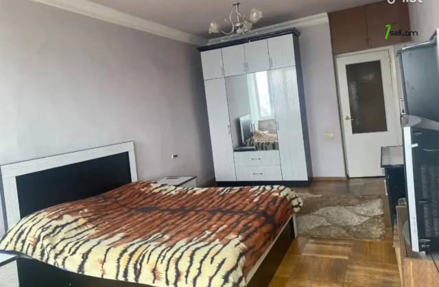 3 սենյականոց բնակարան Դավիթ Մալյան փողոցում, 96 ք.մ., նախավերջին հարկ, կոսմետիկ վերանորոգում