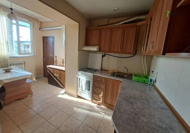 1 սենյականոց բնակարան Նալբանդյան փողոցում, 42 ք.մ., կապիտալ վերանորոգված, քարե շենք