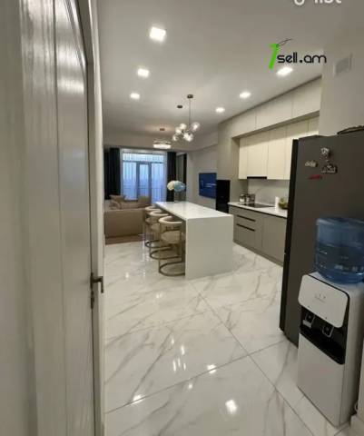 3 սենյականոց բնակարան նորակառույց շենքում Չարենցի փողոցում, 71 քմ, նախավերջին հարկ, բարձր առաստաղներ