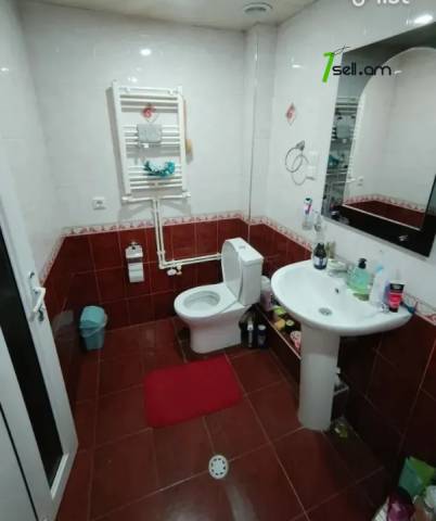 2 սենյականոց բնակարան, Մարգարյան 1-ին նրբանցք, 60 ք.մ., կապիտալ վերանորոգված, քարե շենք