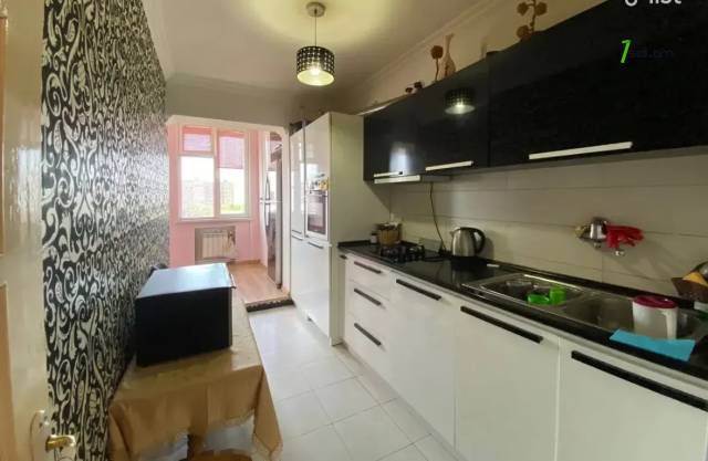 3 սենյականոց բնակարան Մելիք Մելիքյան փողոցում, 78 ք.մ., 5/9 հարկ, կապիտալ վերանորոգված