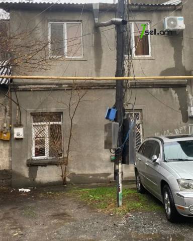 Երեք հարկանի տուն Արամ Խաչատրյան փողոցում Արաբկիրում, 300 քմ, 3+ սանհանգույց