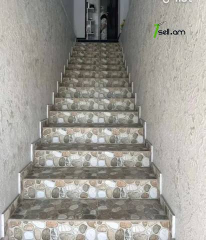 Բազմաֆունկցիոնալ գույք Բաշինջաղյան փողոցում Աջափնյակում, 80 քմ