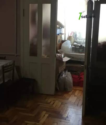 3 սենյականոց բնակարան Դրոյի փողոցում, 77 ք.մ., նախավերջին հարկ, բարձր առաստաղներ