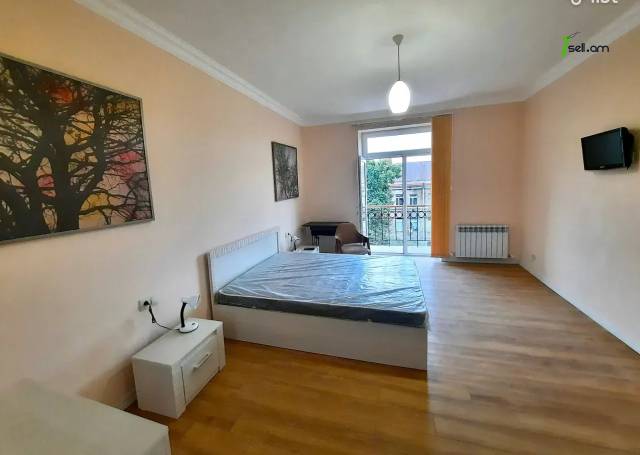 3 սենյականոց բնակարան Մանանդյանի փողոցում, 80 ք.մ., 2 սանհանգույց, բարձր առաստաղներ