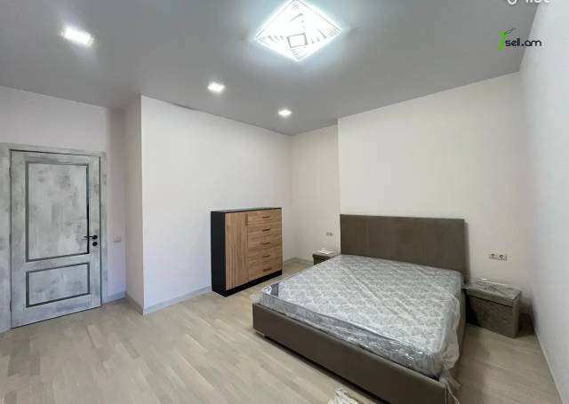 3 սենյականոց բնակարան նորակառույց շենքում Արամի փողոցում, 102 ք.մ., 8/14 հարկ, 2 սանհանգույց