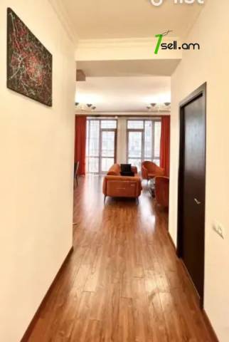 3 սենյականոց բնակարան նորակառույց շենքում Նիկողայոս Ադոնցի փողոցում, 110 ք.մ., 2 սանհանգույց
