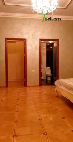 Երկու հարկանի քարե տուն, Նոյ թաղամաս Աջափնյակում, 820 ք.մ., 3+ սանհանգույց, կապիտալ վերանորոգված