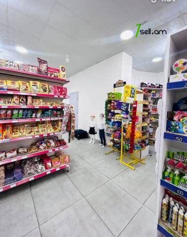 Առևտրային տարածք Աբովյանում, 162 քմ