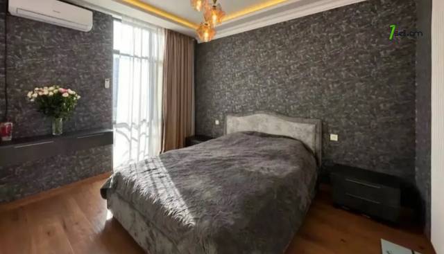 Երեք հարկանի քարե թաունհաուզ Սամվել Գևորգյան փողոցում Դավթաշենում, 178 քմ, 3+ սանհանգույց