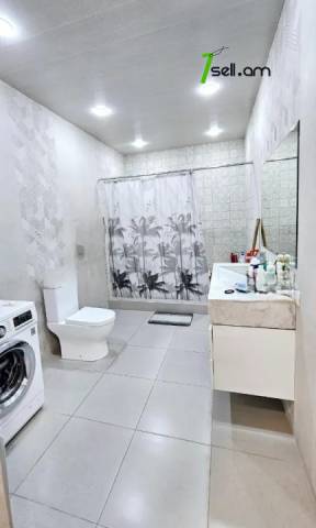 Երկու հարկանի տուն Դավիթ Բեկի փողոցում Էրեբունիում, 1400 քմ, կապիտալ վերանորոգված