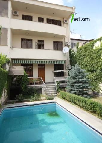 Երեք հարկանի քարե տուն Սևքարեցի Սաքոյի փողոցում Արաբկիրում, 600 ք.մ., 3+ սանհանգույց