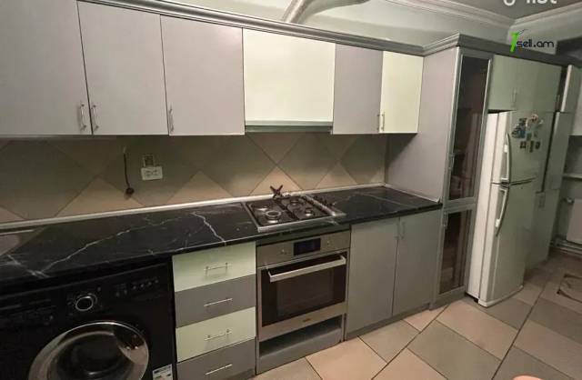 4 սենյականոց բնակարան Խաղաղ Դոնի փողոցում, 96 ք.մ., 1/9 հարկ, եվրովերանորոգված