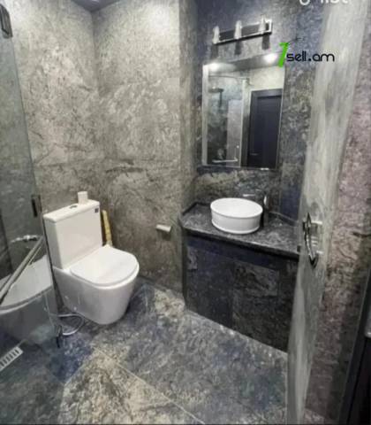 2 սենյականոց բնակարան Կոմիտասի պողոտայում, 56 քմ, 2/5 հարկ, կապիտալ վերանորոգված, քարե շենք