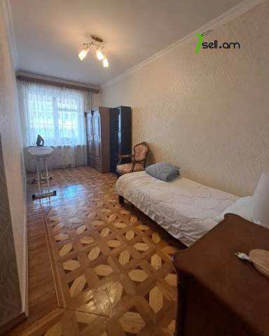 3 սենյականոց բնակարան Արամի փողոցում, 98 ք.մ., 3/6 հարկ, մի քանի պատշգամբ, կապիտալ վերանորոգված