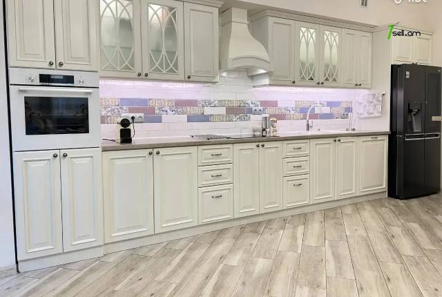 4 սենյականոց բնակարան նորակառույց շենքում Ադոնցի փողոցում, 120 ք.մ., 2 սանհանգույց, բարձր առաստաղներ