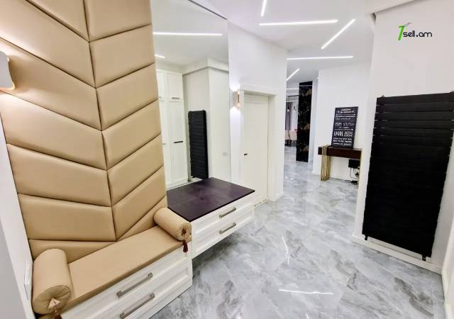 Երեք հարկանի թաունհաուզ, Դուրյան թաղամաս Ավանում, 330 ք.մ., 3+ սանհանգույց