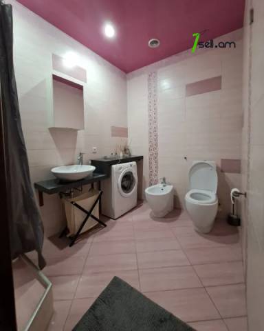 2 սենյականոց բնակարան նորակառույց շենքում Սայաթ-Նովայի պողոտայում, 59 ք.մ., 6/16 հարկ