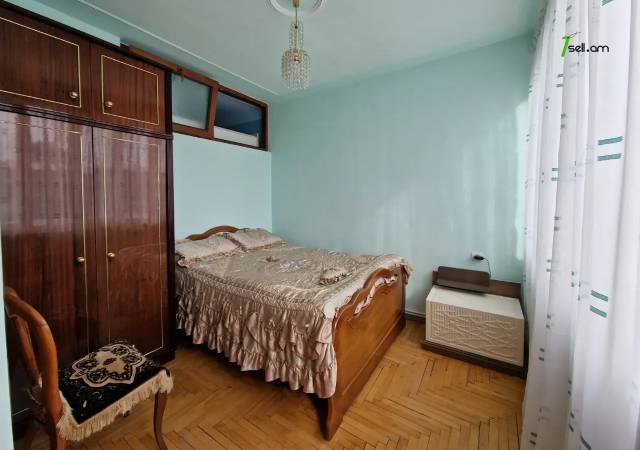 3 սենյականոց բնակարան Վիկտոր Համբարձումյանի փողոցում, 75 ք.մ., 2 սանհանգույց, 3/5 հարկ