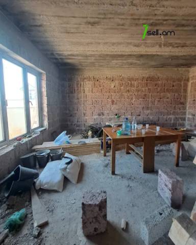 Երկու հարկանի քարե տուն Զովունիում, 220 ք.մ., 2 սանհանգույց