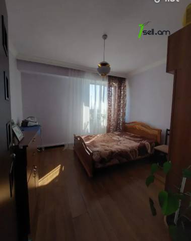 3 սենյականոց բնակարան Խաղաղ Դոնի փողոցում, 81 ք.մ., 3/9 հարկ, կապիտալ վերանորոգված