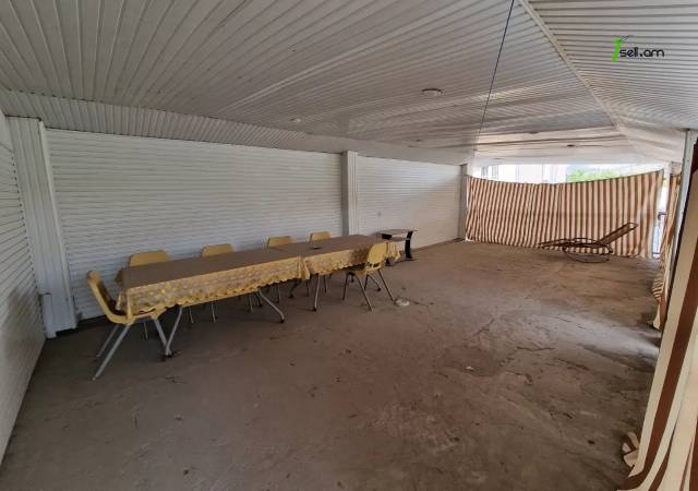 Մեկ հարկանի քարե տուն Նոր-Արեշի 46 փողոցում Էրեբունիում, 535 ք.մ., 2 սանհանգույց