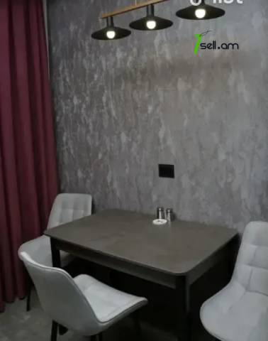 2 սենյականոց բնակարան Աբովյան փողոցում, 42 ք.մ., բարձր առաստաղներ, 4/7 հարկ