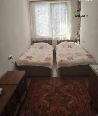2 սենյականոց բնակարան Զորավար Անդրանիկի փողոցում, 54 ք.մ., նախավերջին հարկ, բարձր առաստաղներ