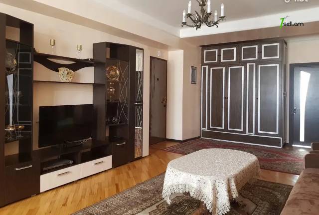 3 սենյականոց բնակարան Էրեբունու փողոցում, 93 քմ, 7/9 հարկ, կապիտալ վերանորոգված