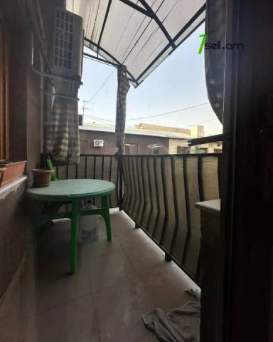 3 սենյականոց բնակարան Բրյուսովի փողոցում, 78 ք.մ., 2 սանհանգույց, կապիտալ վերանորոգված, քարե շենք