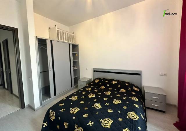 3 սենյականոց բնակարան Բրյուսովի փողոցում, 78 ք.մ., 2 սանհանգույց, կապիտալ վերանորոգված, քարե շենք