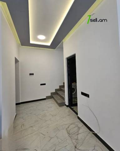 Երկու հարկանի թաունհաուզ Ծարավ աղբյուրի փողոցում Ավանում, 315 քմ, 2 սանհանգույց