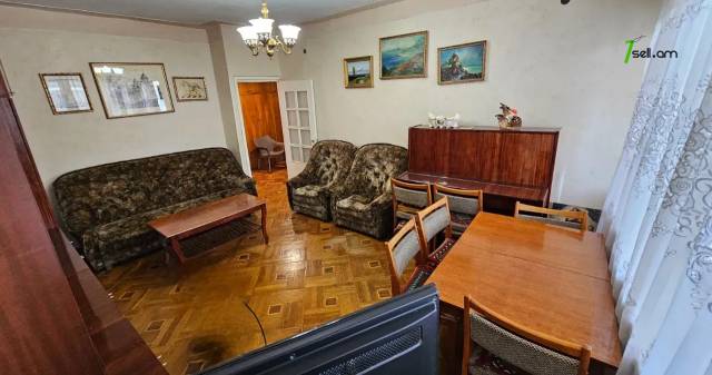 3 սենյականոց բնակարան Գյուլիքեխվյան փողոցում, 77 քմ, կոսմետիկ վերանորոգում, քարե շենք