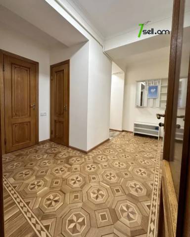 2 սենյականոց բնակարան Երվանդ Քոչարի փողոցում, 67 ք.մ., 2/14 հարկ, կապիտալ վերանորոգված