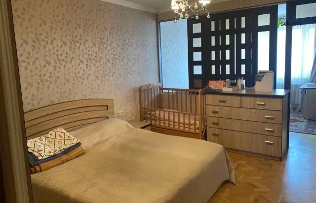 2 սենյականոց բնակարան Ավետ Ավետիսյան փողոցում, 75 քմ, 4/8 հարկ, կապիտալ վերանորոգված, քարե շենք