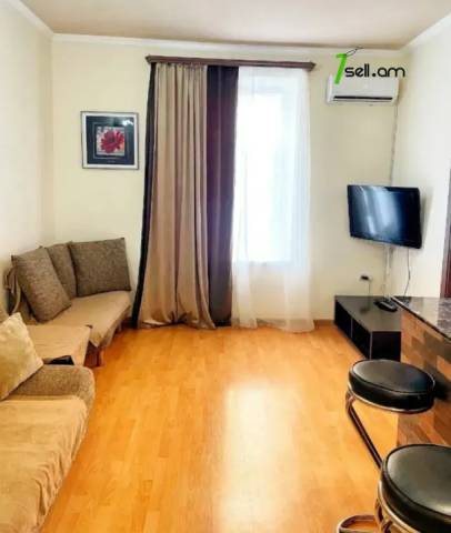 2 սենյականոց բնակարան Կիևյան փողոցում, 40 ք.մ., 3/5 հարկ, կապիտալ վերանորոգված, քարե շենք