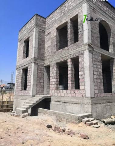 Երեք հարկանի տուն, Գ-1 թաղամաս Աջափնյակում, 280 քմ, 3+ սանհանգույց