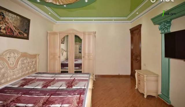 3 սենյականոց բնակարան նորակառույց շենքում Վիկտոր Համբարձումյան փողոցում, 120 ք.մ., 2 սանհանգույց