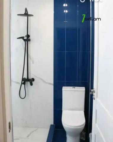 Երեք հարկանի քարե թաունհաուզ, Աշտարակի խճուղի Աջափնյակում, 187 ք.մ., 3+ սանհանգույց