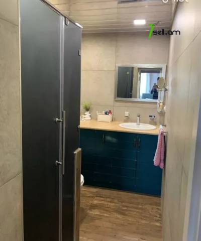 3 սենյականոց բնակարան Գայի պողոտայում, 80 ք.մ., նախավերջին հարկ, եվրովերանորոգված