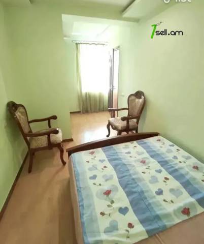 3 սենյականոց բնակարան Կարապետ Ուլնեցու փողոցում, 80 ք.մ., 4/6 հարկ, եվրովերանորոգված, քարե շենք