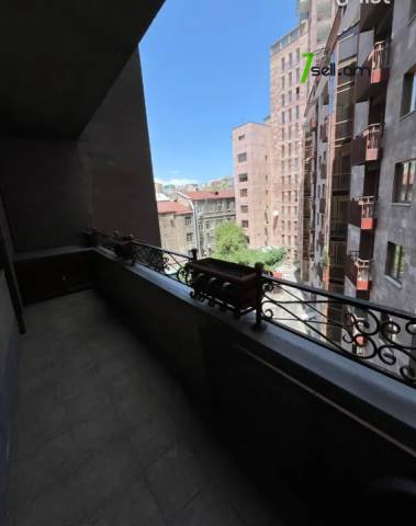 Ընդարձակ 4 սենյականոց բնակարան նորակառույց շենքում Հյուսիսային պողոտայում, 258 քմ, 5/8 հարկ