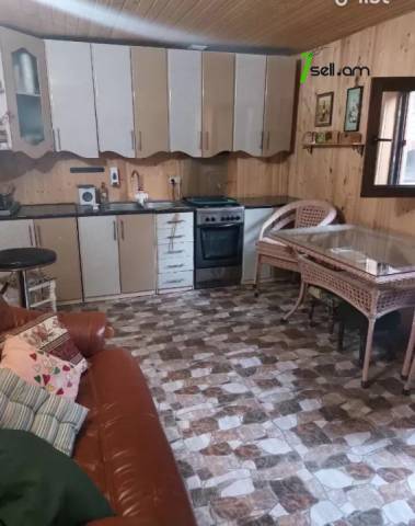 Մեկ հարկանի քարե տուն Պարույր Սևակի փողոցում Ավանում, 110 քմ, 2 սանհանգույց, կապիտալ վերանորոգված