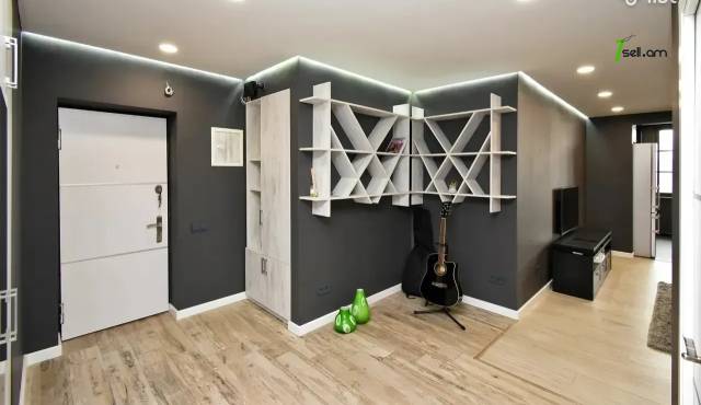 3 սենյականոց բնակարան Սարյան փողոցում, 77 ք.մ., դիզայներական ոճով վերանորոգված, քարե շենք