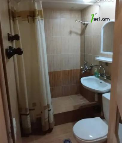 1 սենյականոց բնակարան Լվովյան փողոցում, 32 քմ, եվրովերանորոգված, քարե շենք