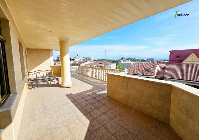 Երեք հարկանի քարե տուն Քեռու փողոցում Արաբկիրում, 1600 ք.մ., 3+ սանհանգույց, կապիտալ վերանորոգված