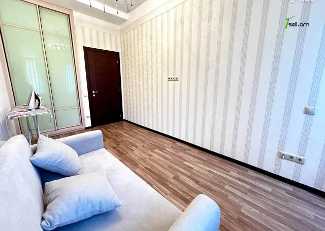 3 սենյականոց բնակարան նորակառույց շենքում Արամի փողոցում, 138 ք.մ., 2 սանհանգույց, բարձր առաստաղներ