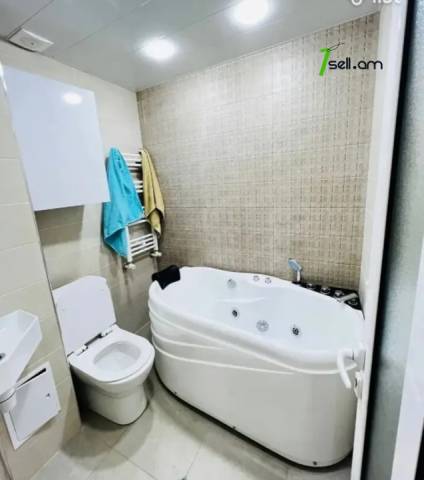 2 սենյականոց բնակարան Արամ Խաչատրյանի փողոցում, 50 քմ, 9/13 հարկ, դիզայներական ոճով վերանորոգված