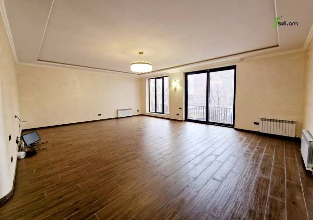 Երեք հարկանի քարե տուն Արաբկիրի 17-րդ փողոցում Արաբկիրում, 200 ք.մ., 3+ սանհանգույց